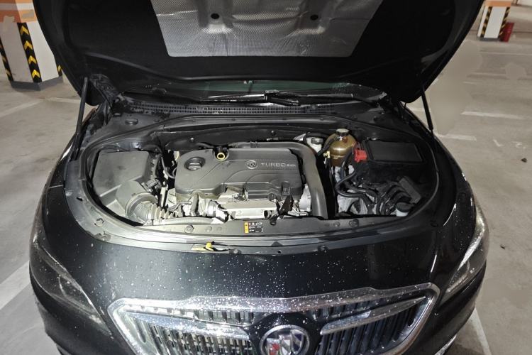 Used Buick LaCrosse 2018 20T Elite Edition Engine Bay