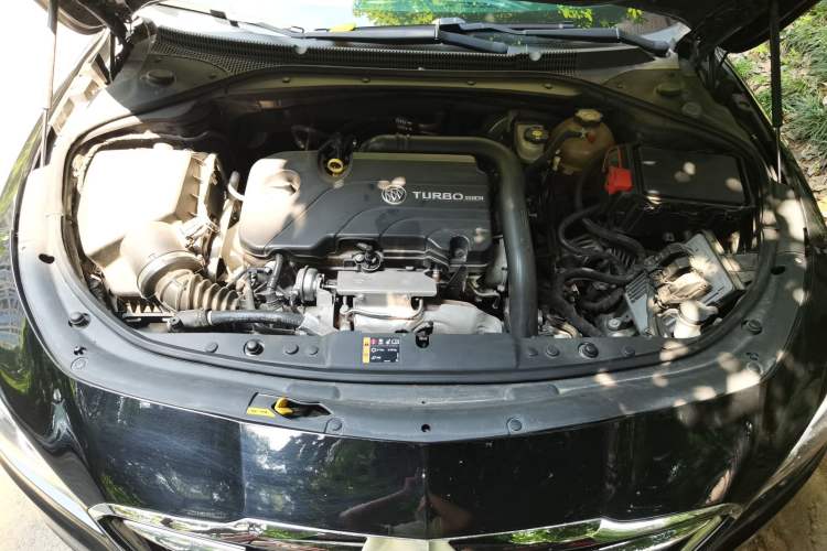Used Buick LaCrosse 2018 20T Elite Edition Engine Bay