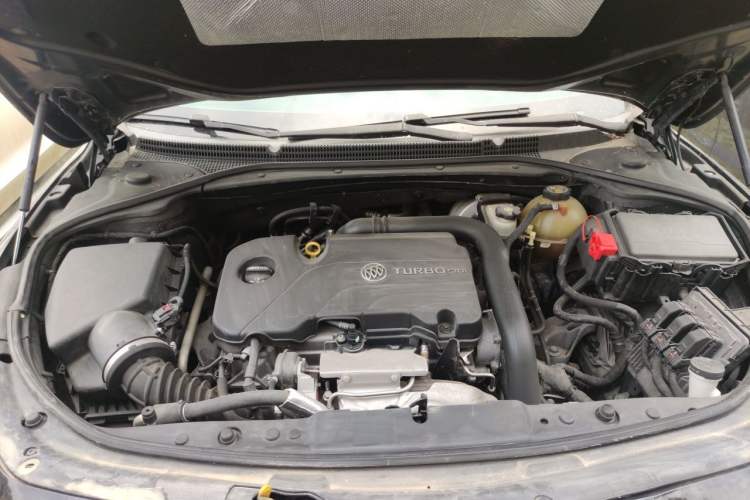 Used Buick LaCrosse 2018 20T Luxury Model Engine Bay