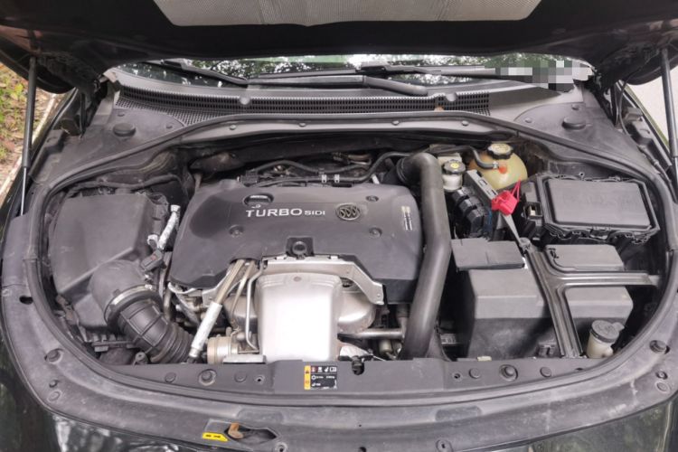 Used Buick LaCrosse 2018 28T Luxury Model Engine Bay