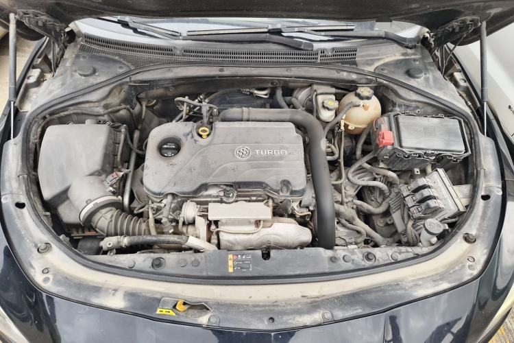 Used Buick LaCrosse 2018 20T Elite Edition Engine Bay