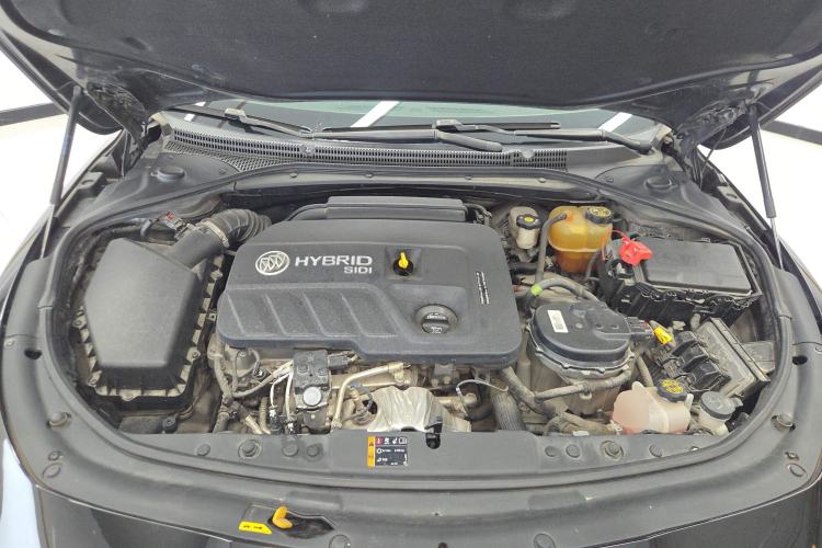 Used Buick LaCrosse 2018 30H Elite Edition Engine Bay