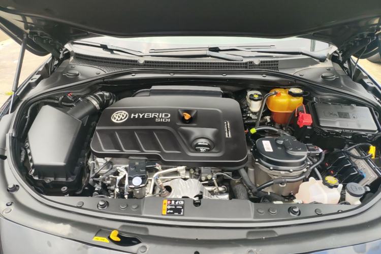 Used Buick LaCrosse 2018 30H Elite Edition Engine Bay