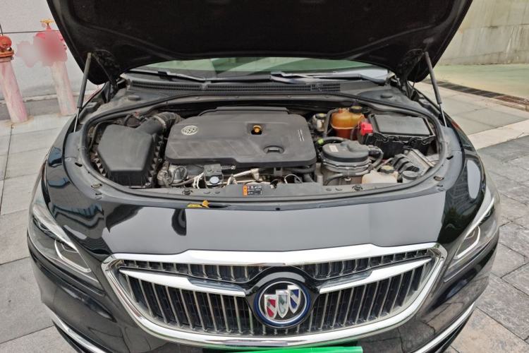 Used Buick LaCrosse 2018 30H Elite Edition Engine Bay