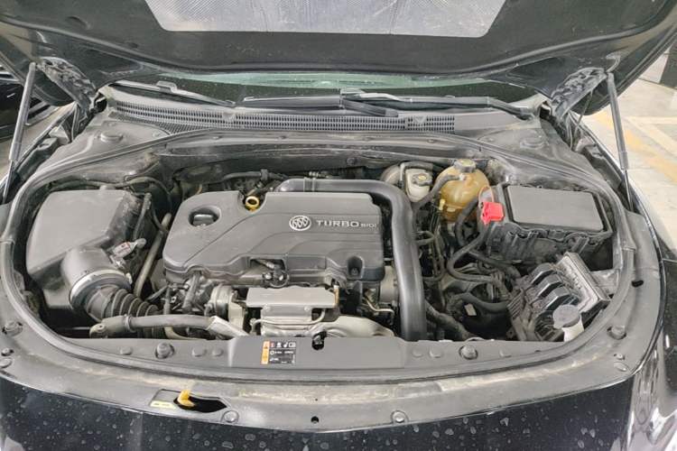 Used Buick LaCrosse 2018 20T Luxury Model Engine Bay