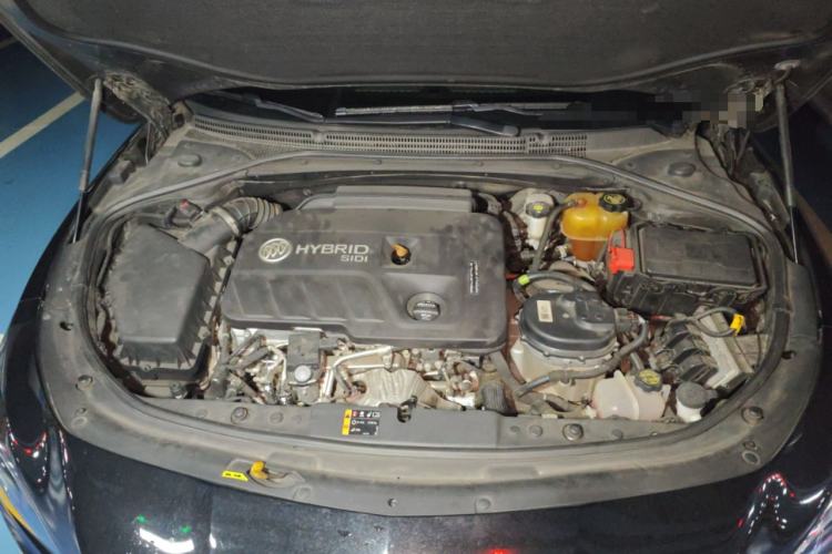 Used Buick LaCrosse 2018 30H Elite Edition Engine Bay
