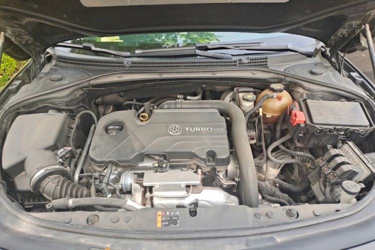 Used Buick LaCrosse 2018 20T Elite Edition Engine Bay