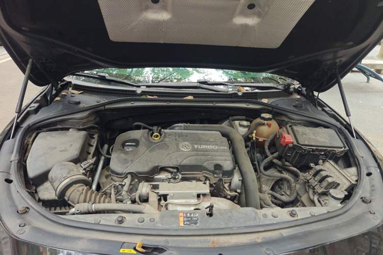 Used Buick LaCrosse 2018 20T Luxury Model Engine Bay