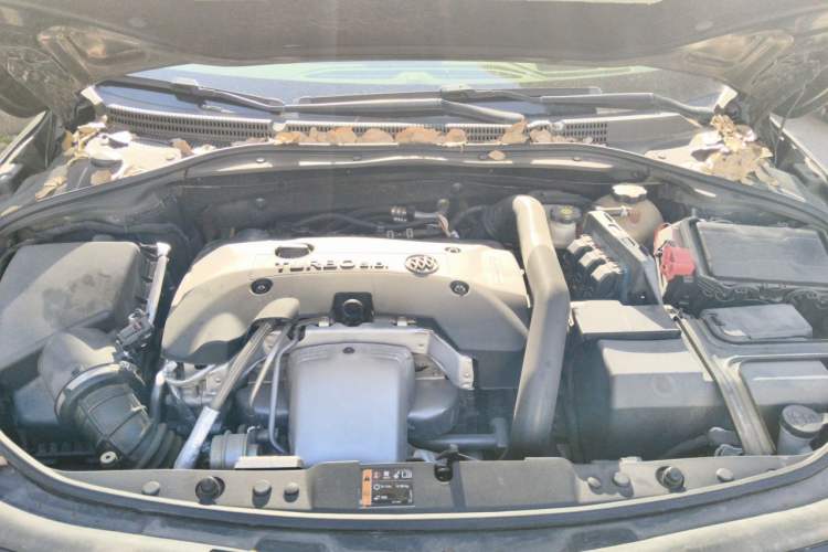 Used Buick LaCrosse 2018 28T Luxury Model Engine Bay