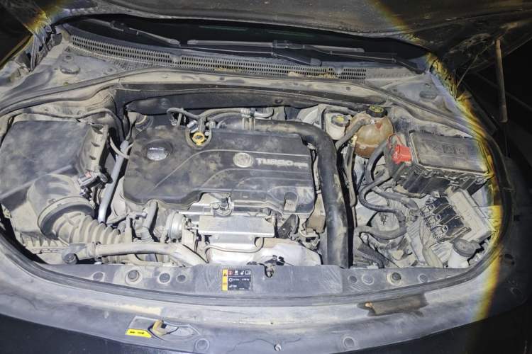 Used Buick LaCrosse 2018 20T Luxury Model Engine Bay