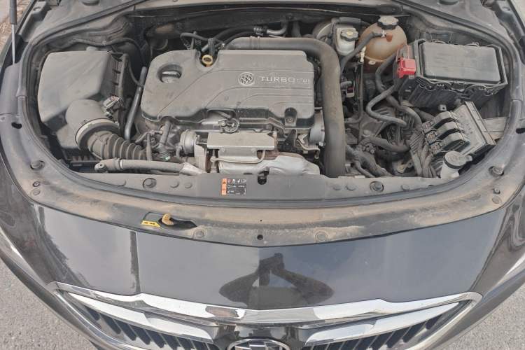 Used Buick LaCrosse 2018 20T Elite Edition Engine Bay