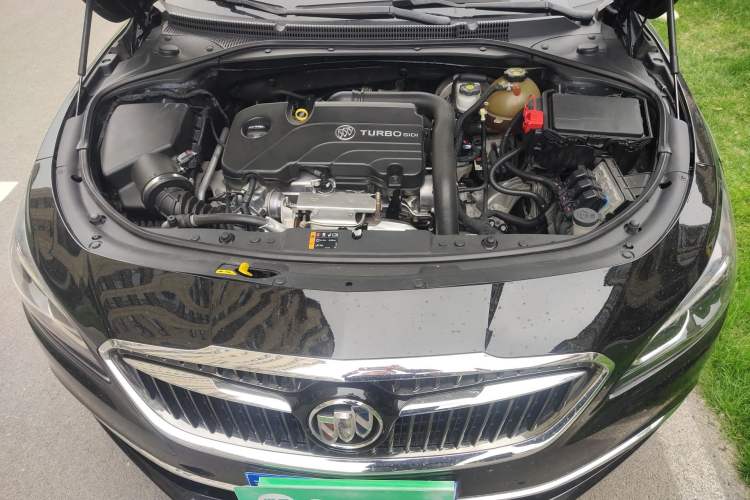 Used Buick LaCrosse 2018 20T Elite Edition Engine Bay
