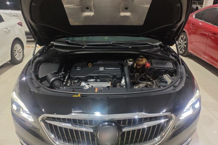 Used Buick LaCrosse 2018 20T Elite Edition Engine Bay