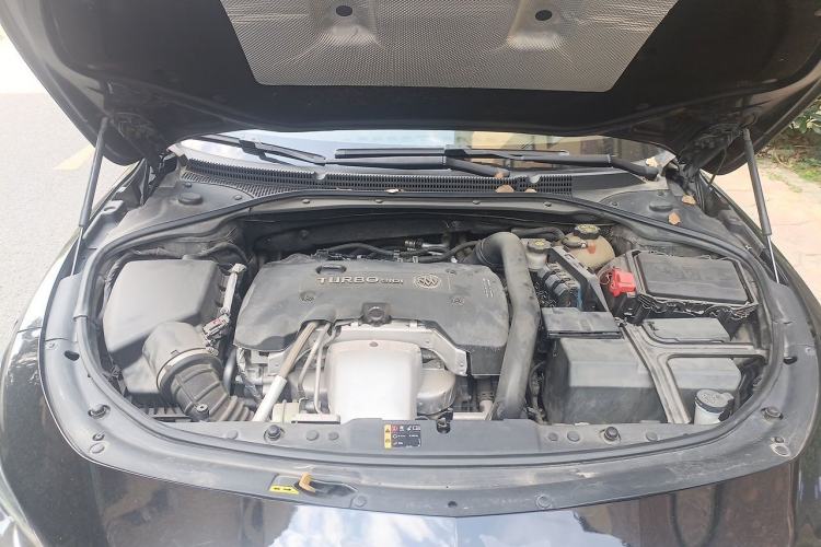 Used Buick LaCrosse 2018 28T Luxury Model Engine Bay