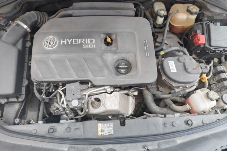 Used Buick LaCrosse 2018 30H Elite Edition Engine Bay