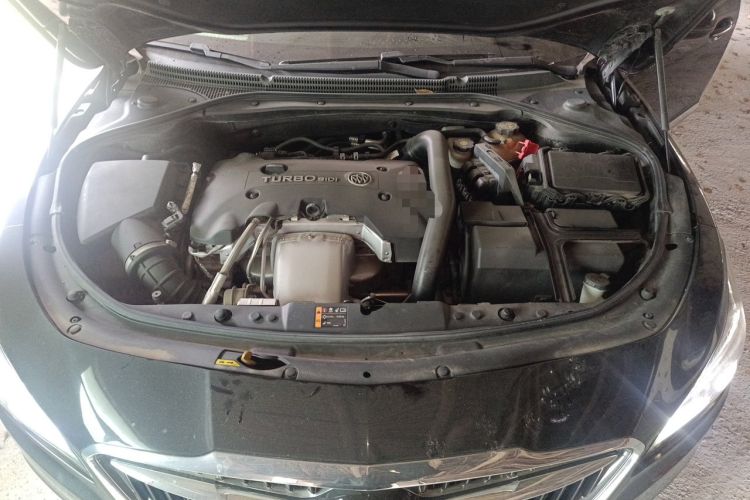 Used Buick LaCrosse 2018 28T Luxury Model Engine Bay