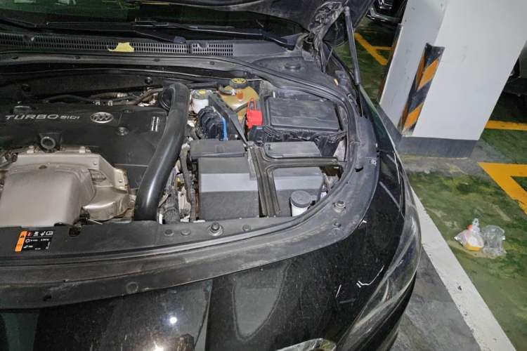Used Buick LaCrosse 2018 28T Elite Edition Engine Bay Left