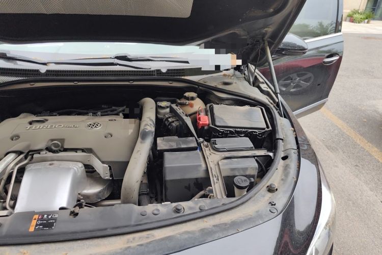 Used Buick LaCrosse 2018 28T Elite Edition Engine Bay Left