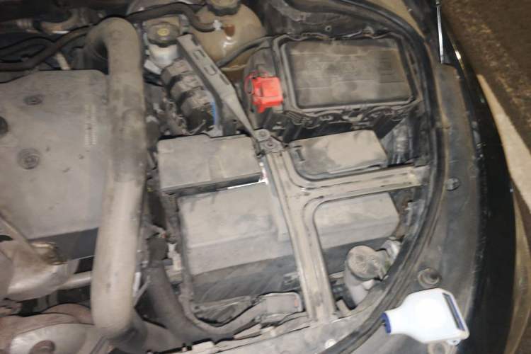 Used Buick LaCrosse 2018 28T Elite Edition Engine Bay Left