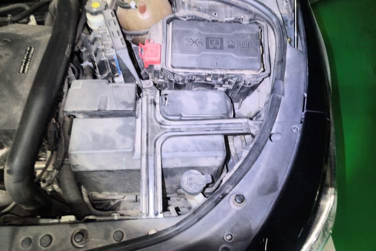 Used Buick LaCrosse 2018 28T Elite Edition Engine Bay Left