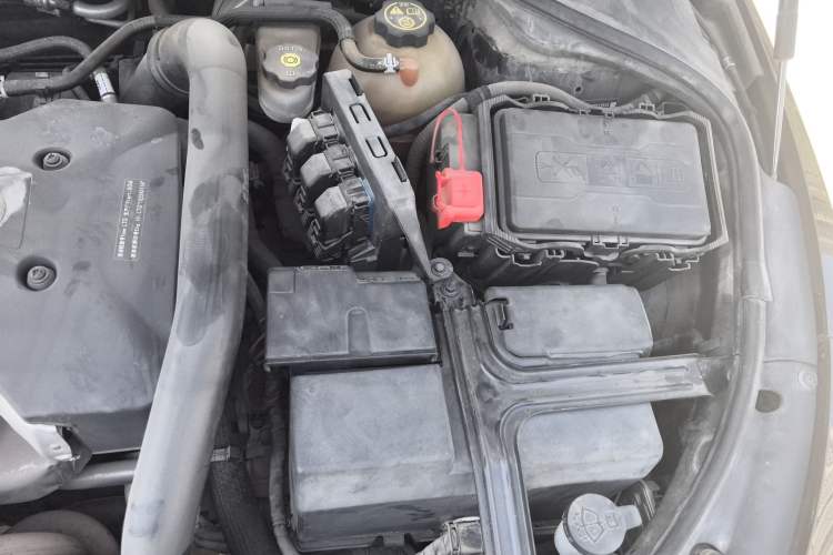 Used Buick LaCrosse 2018 28T Elite Edition Engine Bay Left