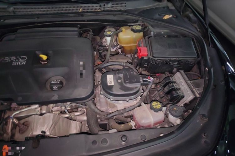 Used Buick LaCrosse 2018 30H Luxury Edition Engine Bay Left