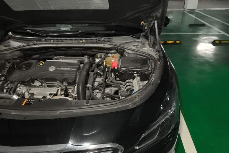 Used Buick LaCrosse 2018 20T Elite Edition Engine Bay Left