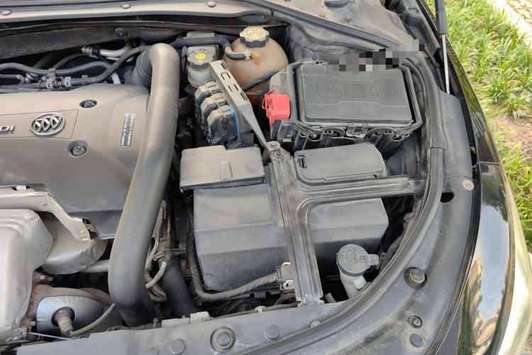 Used Buick LaCrosse 2018 28T Elite Edition Engine Bay Left