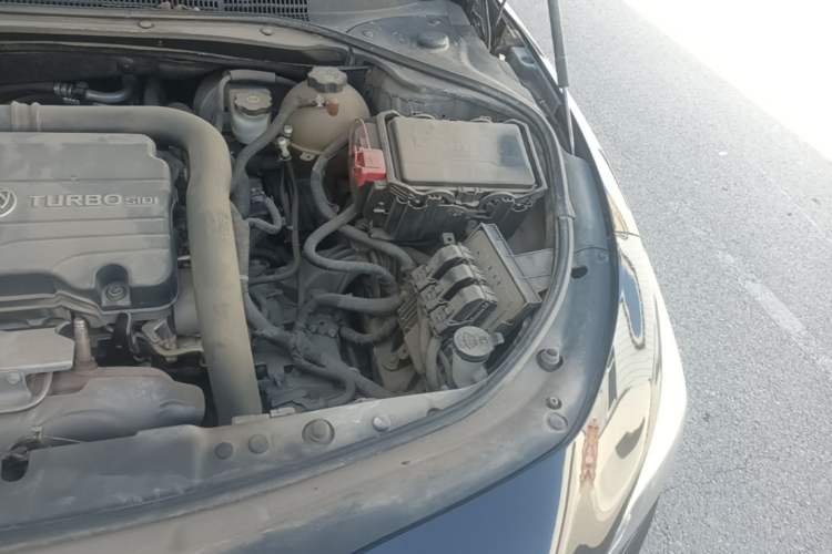 Used Buick LaCrosse 2018 20T Elite Edition Engine Bay Left