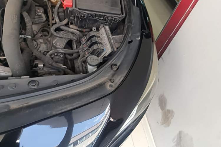 Used Buick LaCrosse 2018 20T Elite Edition Engine Bay Left