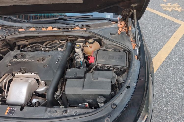 Used Buick LaCrosse 2018 28T Luxury Model Engine Bay Left
