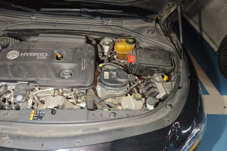Used Buick LaCrosse 2018 30H Elite Edition Engine Bay Left
