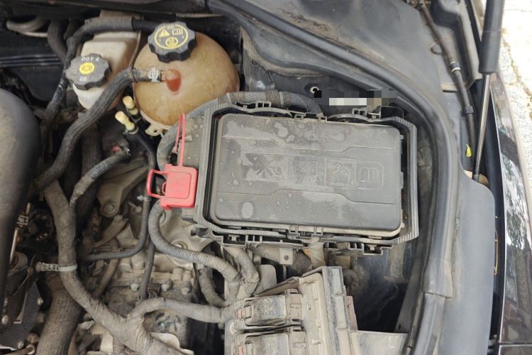 Used Buick LaCrosse 2018 20T Luxury Model Engine Bay Left