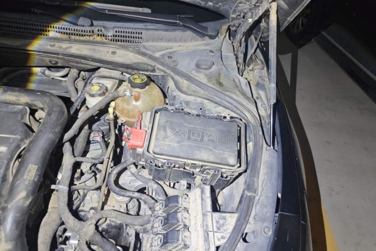 Used Buick LaCrosse 2018 20T Luxury Model Engine Bay Left