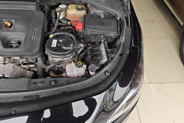 Used Buick LaCrosse 2018 30H Elite Edition Engine Bay Left