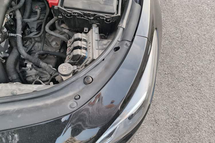 Used Buick LaCrosse 2018 20T Elite Edition Engine Bay Left