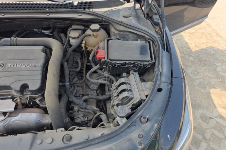 Used Buick LaCrosse 2018 20T Elite Edition Engine Bay Left
