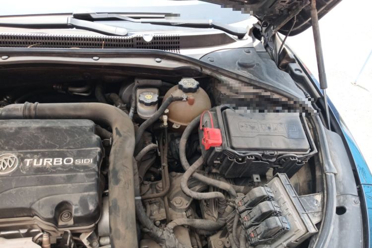 Used Buick LaCrosse 2018 20T Elite Edition Engine Bay Left