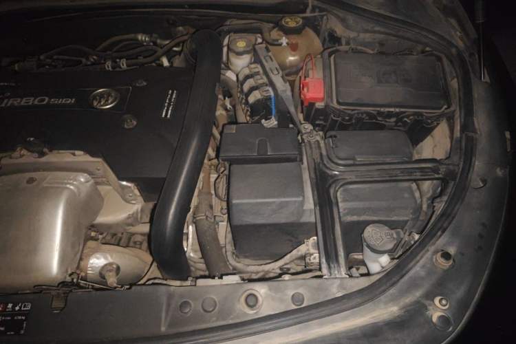 Used Buick LaCrosse 2018 28T Elite Edition Engine Bay Left