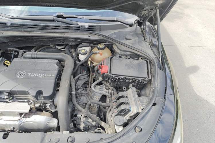 Used Buick LaCrosse 2018 20T Elite Edition Engine Bay Left
