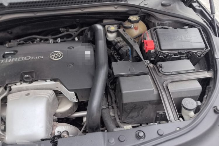 Used Buick LaCrosse 2018 28T Elite Edition Engine Bay Left