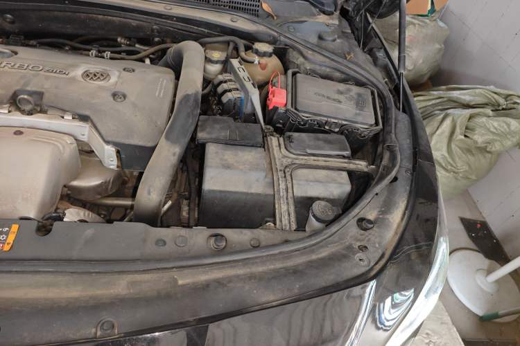 Used Buick LaCrosse 2018 28T Elite Edition Engine Bay Left