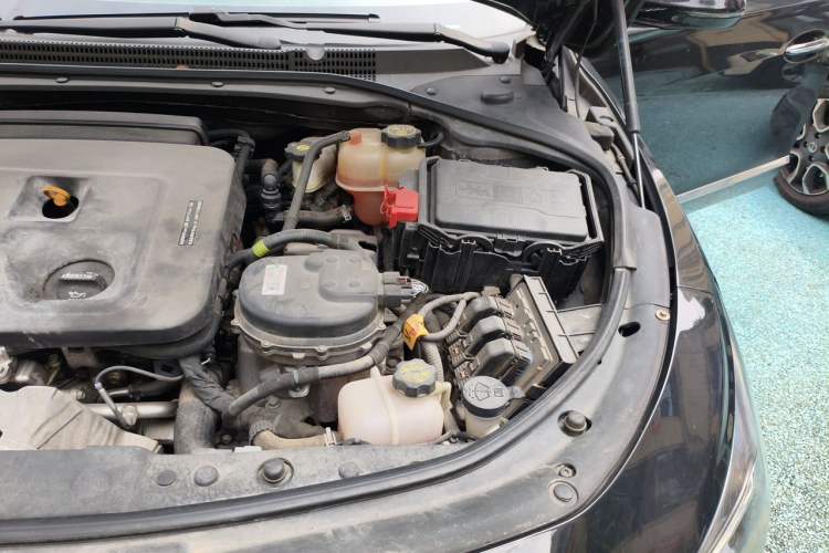 Used Buick LaCrosse 2018 30H Elite Edition Engine Bay Left