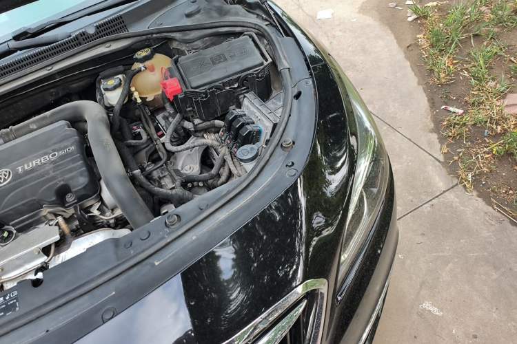 Used Buick LaCrosse 2018 20T Luxury Model Engine Bay Left