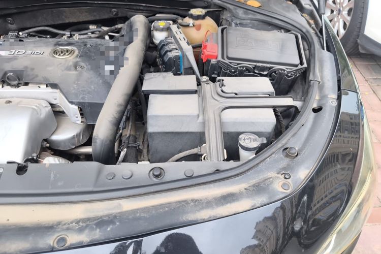 Used Buick LaCrosse 2018 28T Elite Edition Engine Bay Left