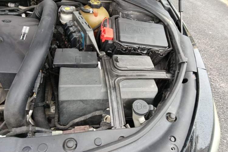 Used Buick LaCrosse 2018 28T Elite Edition Engine Bay Left