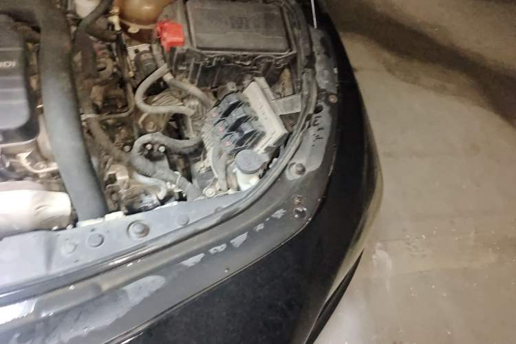 Used Buick LaCrosse 2018 20T Elite Edition Engine Bay Left