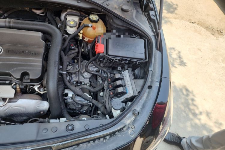 Used Buick LaCrosse 2018 20T Elite Edition Engine Bay Left