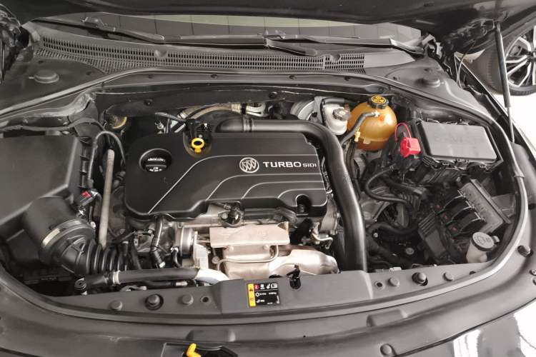 Used Buick LaCrosse 2018 20T Luxury Model Engine Bay