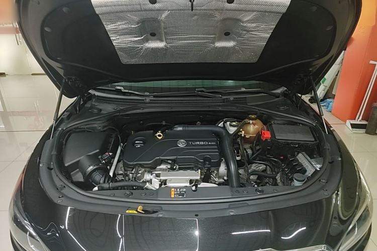Used Buick LaCrosse 2018 20T Elite Edition Engine Bay